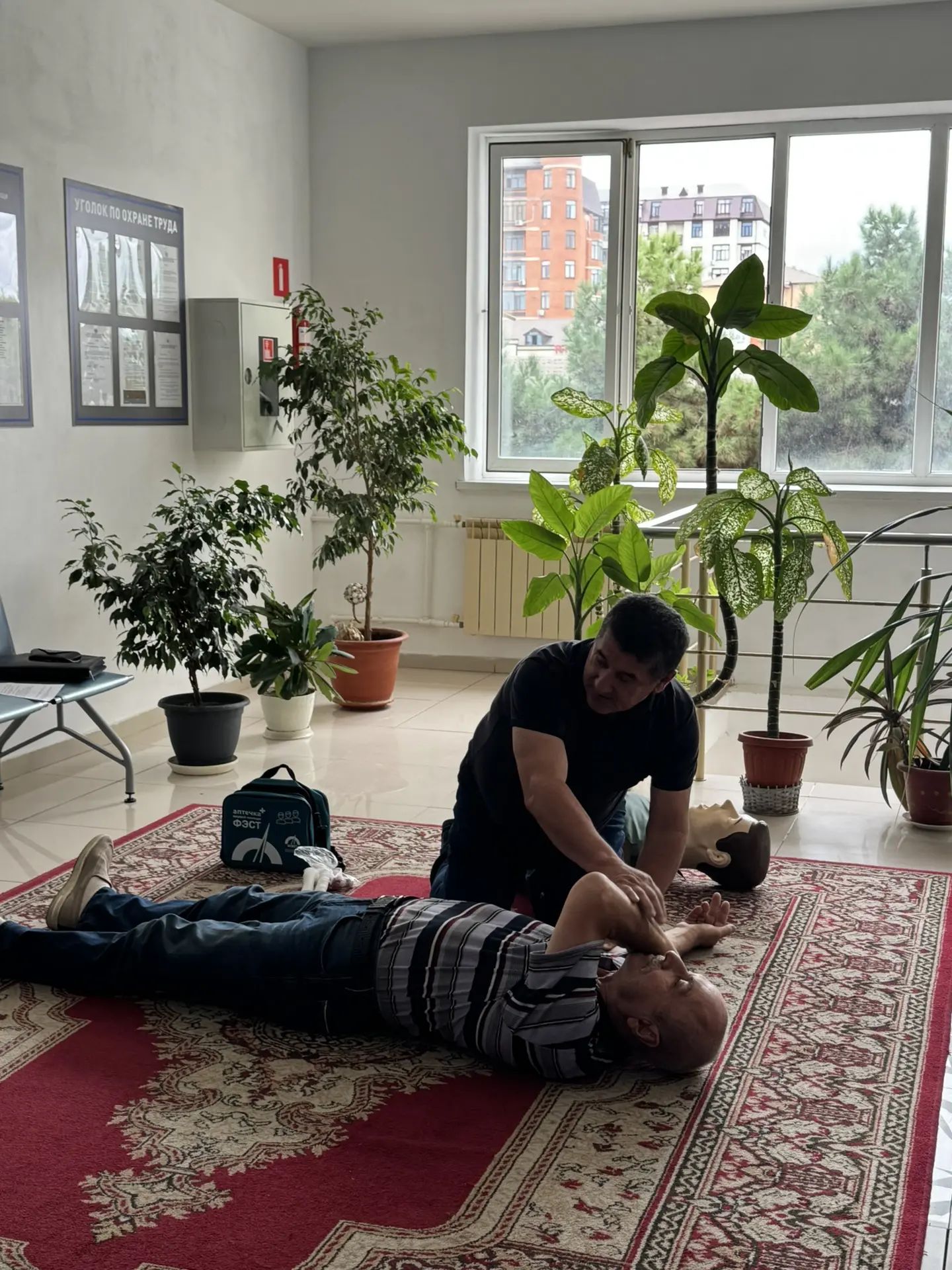 В УСЗН г. КАСПИЙСКА ПРОШЛО МЕРОПРИЯТИЕ ПО АНТИТЕРРОРИСТИЧЕСКОЙ ЗАЩИТЕ
